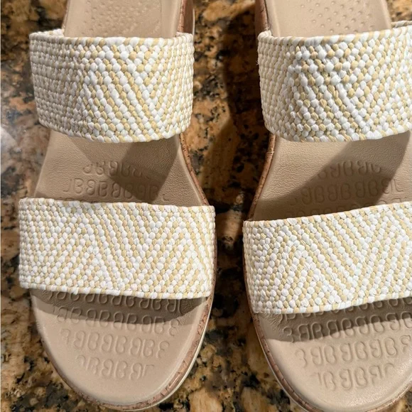 Bzees Resort Comfort Wedge Sandals 8.5W - Picture 2 of 3